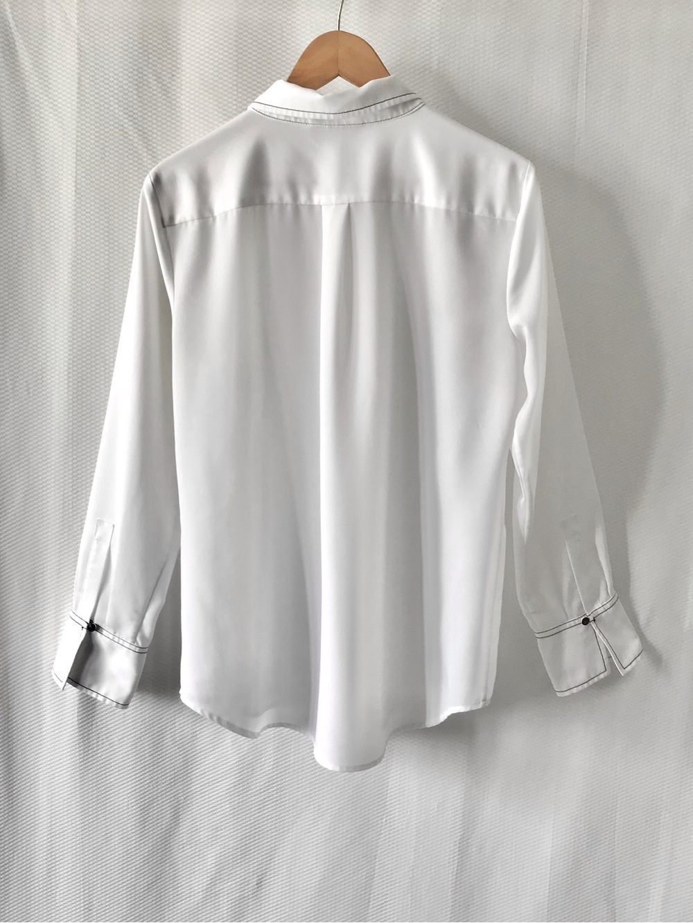 Karl Lagerfeld Paris White w/ Black Trim Blouse Button Up Shirt Size Large - Picture 8 of 9